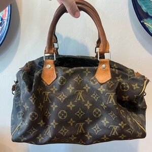 Louis Vuitton Speedy 30